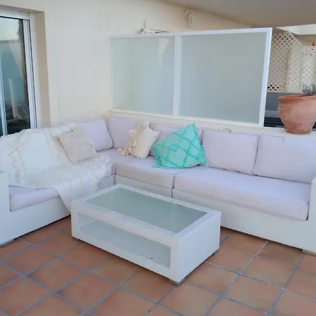 Vistas Al Mar Panorámicas En Apartamento